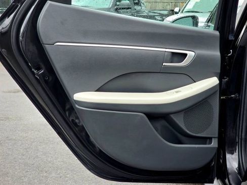 Used 2023 Hyundai Sonata SE w/ Preferred Accessory Package image 29