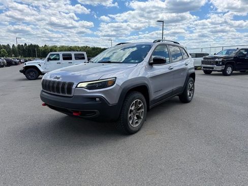 Used 2022 Jeep Cherokee Trailhawk w/ Premium Leather Package AWD/4WD image 3