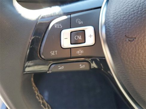 Certified 2021 Volkswagen Jetta SE image 25