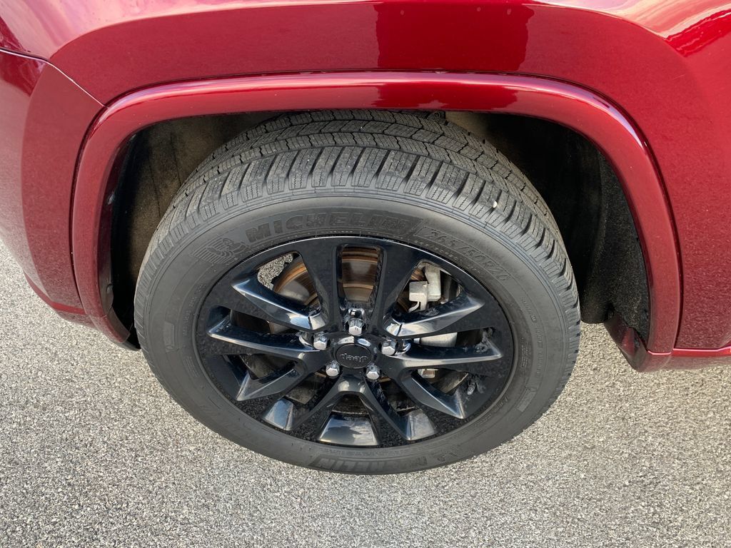 Used 2020 Jeep Grand Cherokee Altitude AWD/4WD image 2