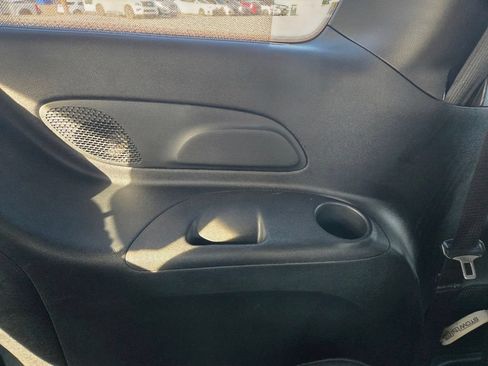 Used 2019 Chrysler Pacifica Touring-L Plus w/ Advanced Safetytec Group FWD image 48