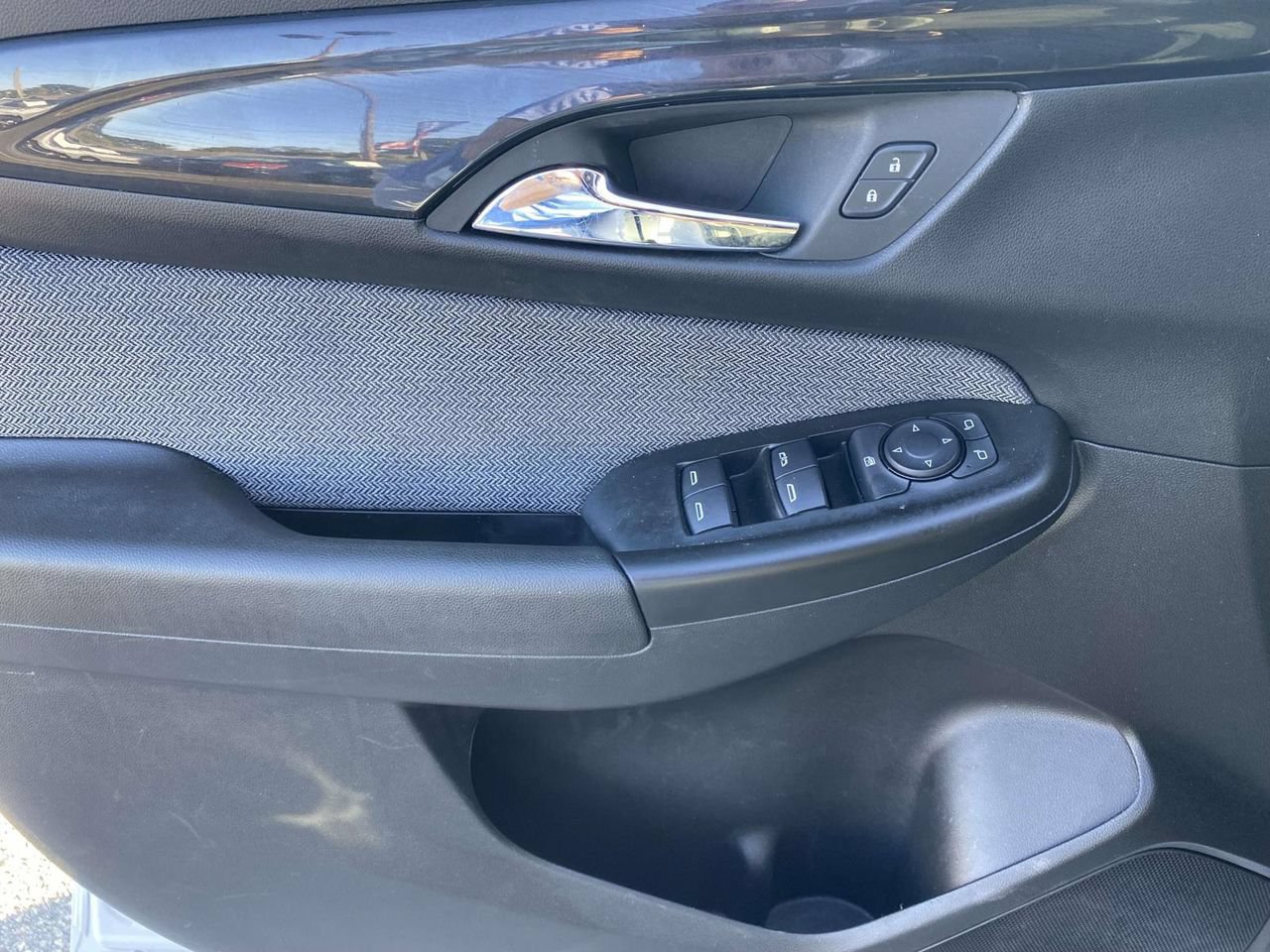 Used 2025 Chevrolet TrailBlazer LT AWD/4WD image 24