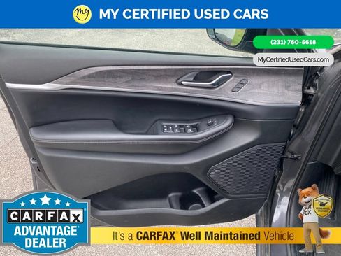Used 2023 Jeep Grand Cherokee Limited AWD/4WD image 11