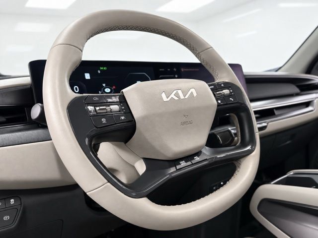 Used 2024 Kia EV9 Wind AWD/4WD image 19
