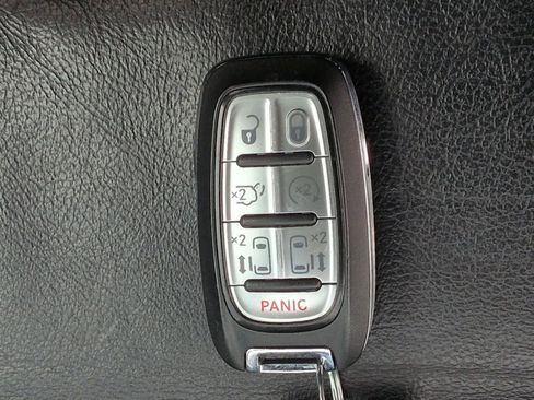 Used 2020 Chrysler Pacifica Touring-L Plus w/ Advanced Safetytec Group image 36