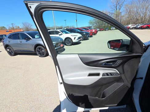 Used 2019 Chevrolet Equinox LS w/ LS Convenience Package image 12