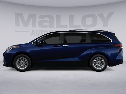 New 2026 Toyota Sienna XLE FWD image 4