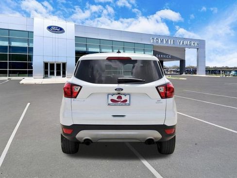 Certified 2019 Ford Escape SE image 3