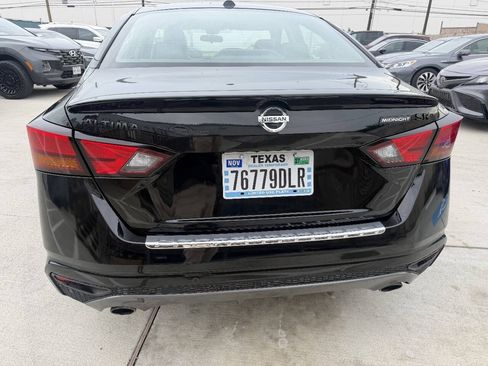 Used 2022 Nissan Altima 2.5 SR w/ Midnight Edition Package FWD image 17