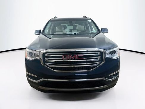 Used 2017 GMC Acadia SLT FWD image 2