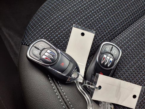 New 2026 Buick Envista Preferred image 11