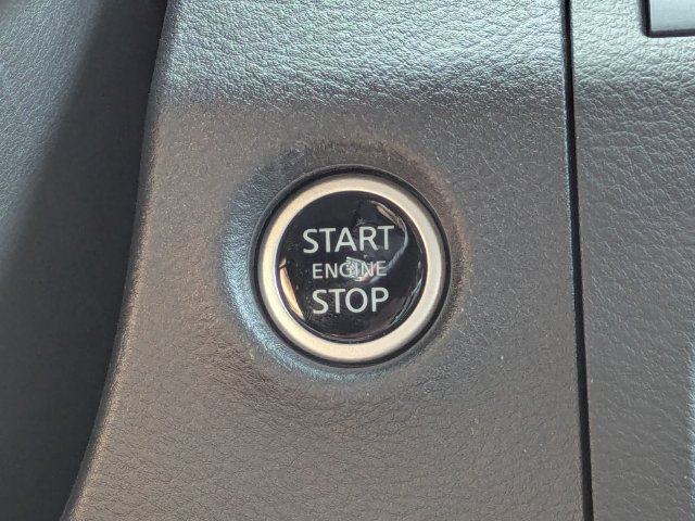 Used 2025 Nissan Frontier SV RWD image 29