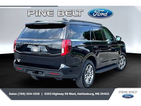 Used 2025 Ford Expedition Active AWD/4WD image 11