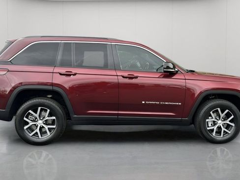 New 2025 Jeep Grand Cherokee Limited w/ Trailer Tow Package image 4