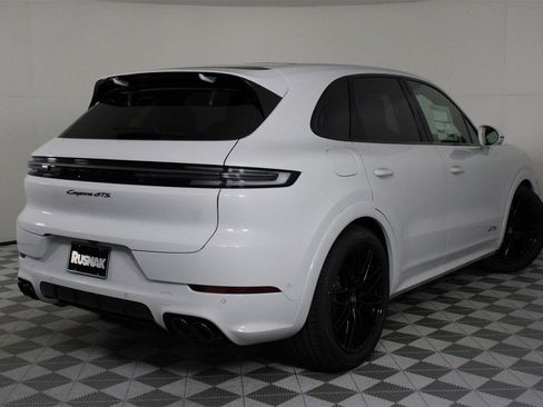 New 2026 Porsche Cayenne GTS image 7