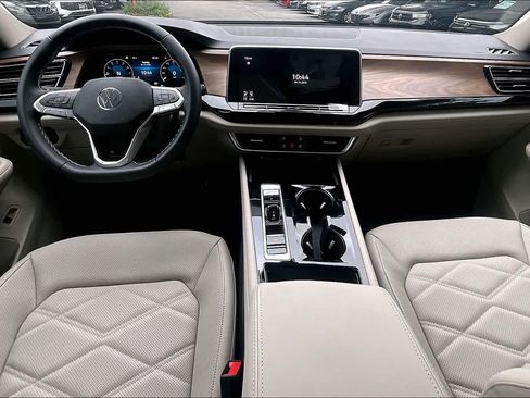New 2026 Volkswagen Atlas SE FWD image 5