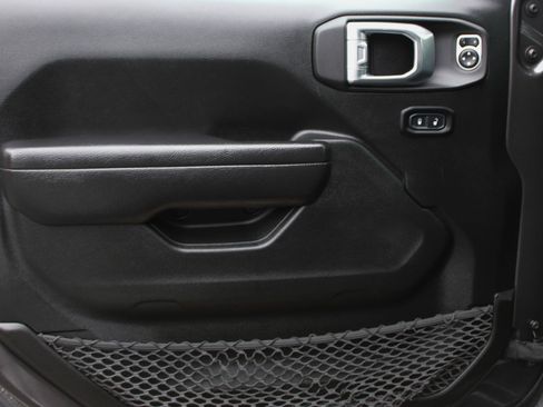 Used 2022 Jeep Wrangler Unlimited Sport image 16