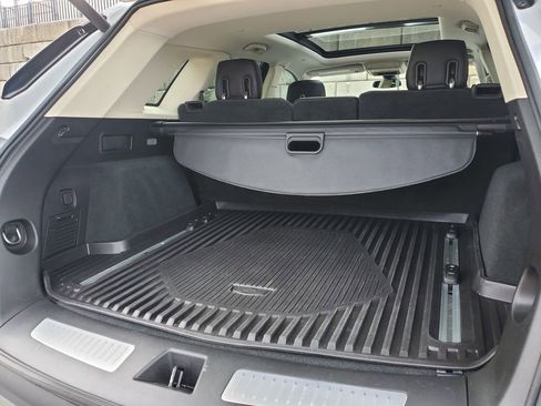 Used 2019 Cadillac XT5 Luxury w/ LPO, Black Ice Package image 43