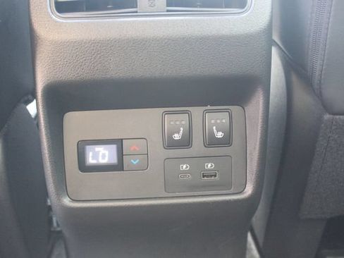 Used 2023 Nissan Rogue Platinum w/ Platinum Premium Package AWD/4WD image 26