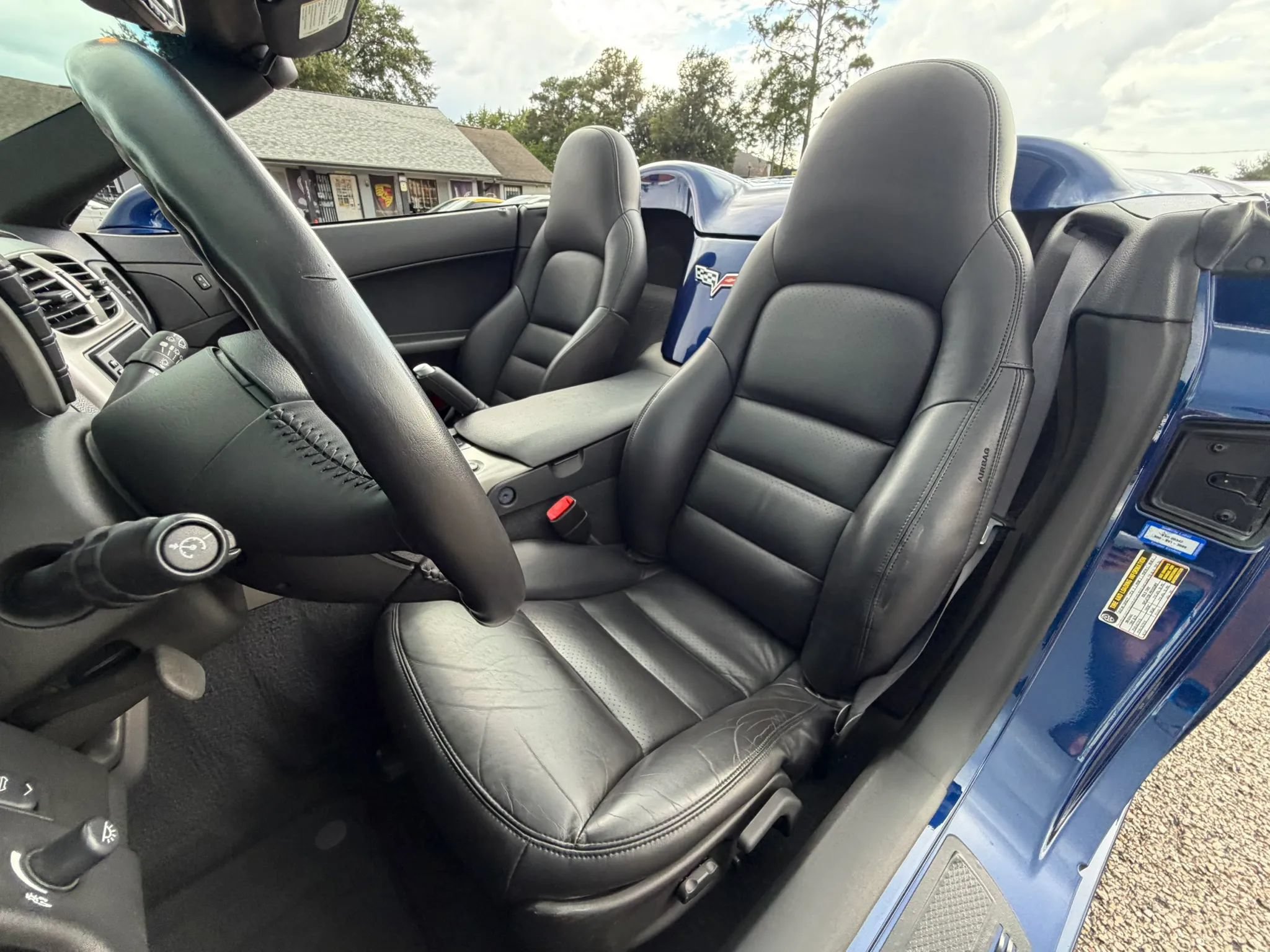 Used 2005 Chevrolet Corvette Coupe w/ Preferred Equipment Group RWD image 21
