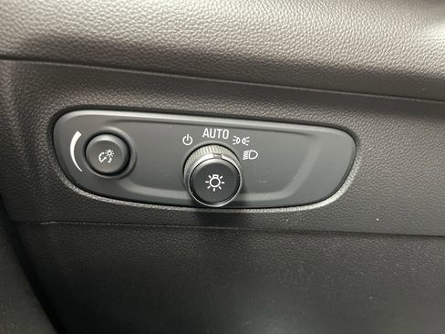 Used 2021 Buick Envision Preferred FWD image 17