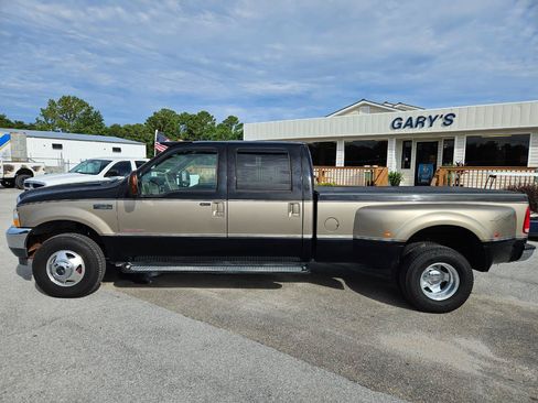 Used 2004 Ford F350 Lariat AWD/4WD image 3