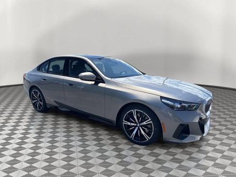 New 2026 BMW 550e xDrive AWD/4WD image 1