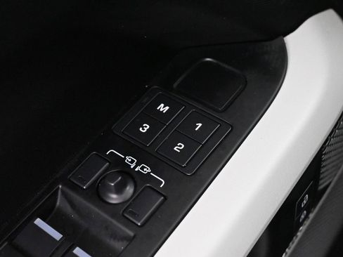 Used 2023 Land Rover Defender 110 X-Dynamic SE image 41