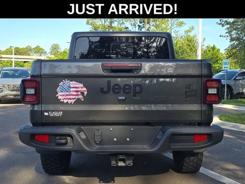 Used 2024 Jeep Gladiator Sport AWD/4WD image 4