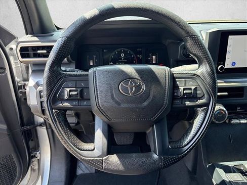 Certified 2025 Toyota Tacoma SR5 AWD/4WD image 17