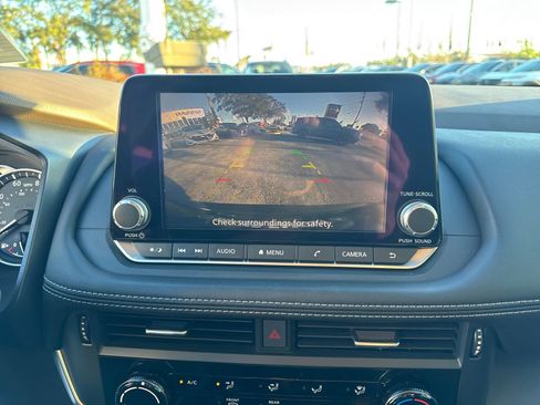 Certified 2021 Nissan Rogue S image 17