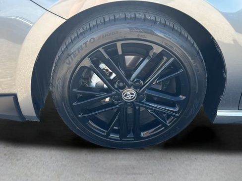 Used 2025 Toyota Camry SE FWD image 27