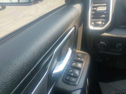 Used 2020 RAM 1500 Big Horn AWD/4WD image 17