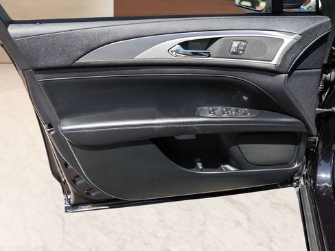 Used 2020 Lincoln MKZ FWD image 21