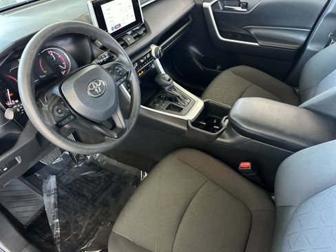 Used 2024 Toyota RAV4 XLE FWD image 9