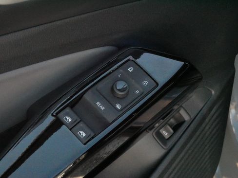 Certified 2023 Volkswagen ID.4 Pro S AWD/4WD image 19