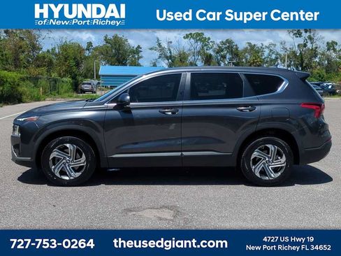 Used 2023 Hyundai Santa Fe SE FWD image 2