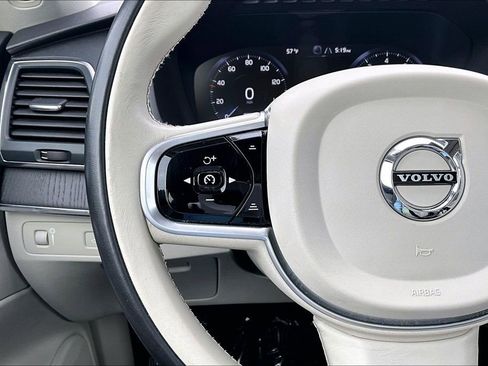 Used 2020 Volvo XC90 T5 Momentum w/ Protection Package Premier image 24
