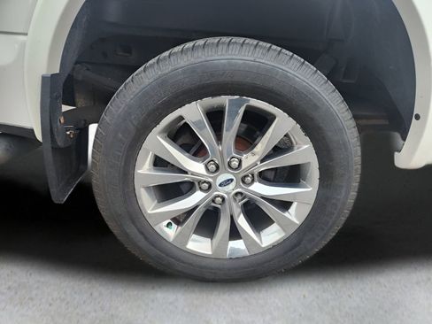 Used 2016 Ford F150 Lariat w/ Equipment Group 502A Luxury image 9