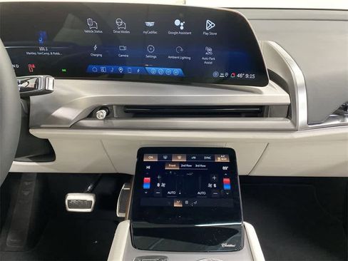 Used 2026 Cadillac Vistiq Sport image 24