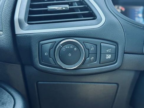 Used 2023 Ford Edge SEL w/ Sport Appearance Package image 29