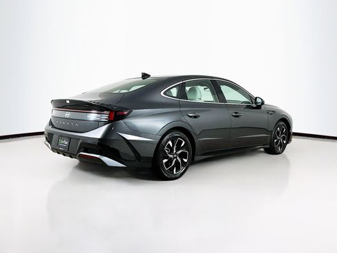 Used 2025 Hyundai Sonata SEL FWD image 9