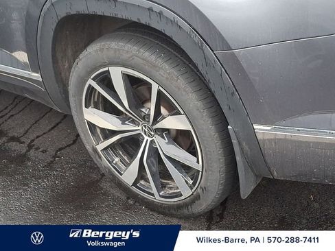 Used 2024 Volkswagen Atlas SEL Premium R-Line AWD/4WD image 9
