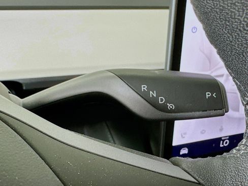 Used 2022 Tesla Model Y Long Range AWD/4WD image 24