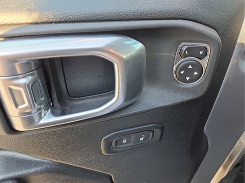 Used 2021 Jeep Wrangler Unlimited Rubicon image 15