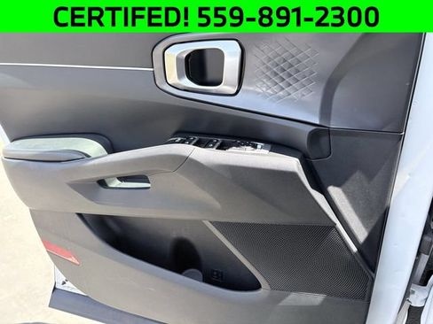 Certified 2025 Kia Sorento EX w/ Panoramic Sunroof Package FWD image 13