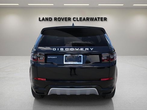 New 2025 Land Rover Discovery Sport S image 4