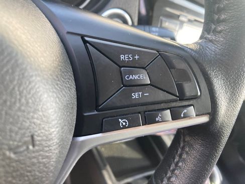 Used 2020 Nissan Rogue SV image 38