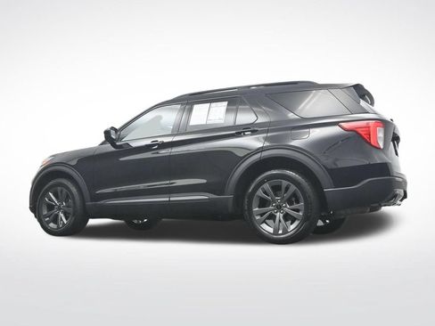 Certified 2023 Ford Explorer XLT w/ Equipment Group 202A AWD/4WD image 39