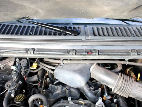 Used 2002 Ford Excursion XLT image 27